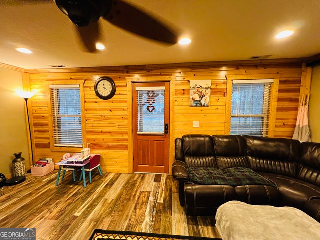 722 Floyd Springs, Armuchee, GA 30105