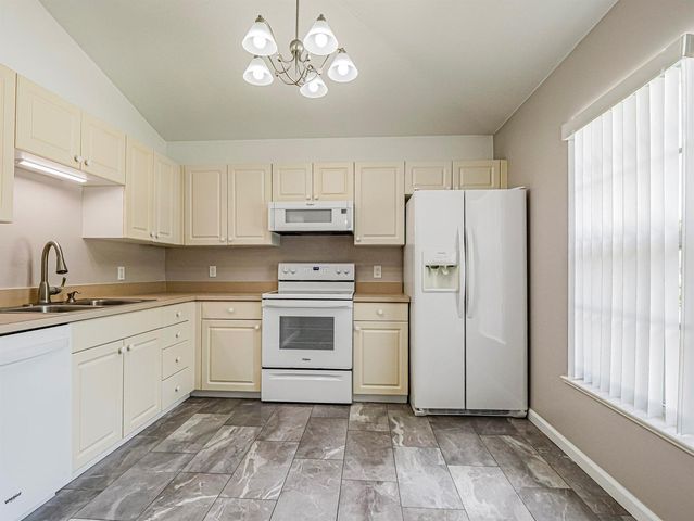 1456 25th Court SW, Vero Beach, FL 32962