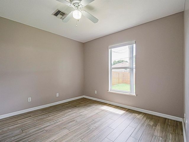 1456 25th Court SW, Vero Beach, FL 32962