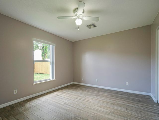 1456 25th Court SW, Vero Beach, FL 32962