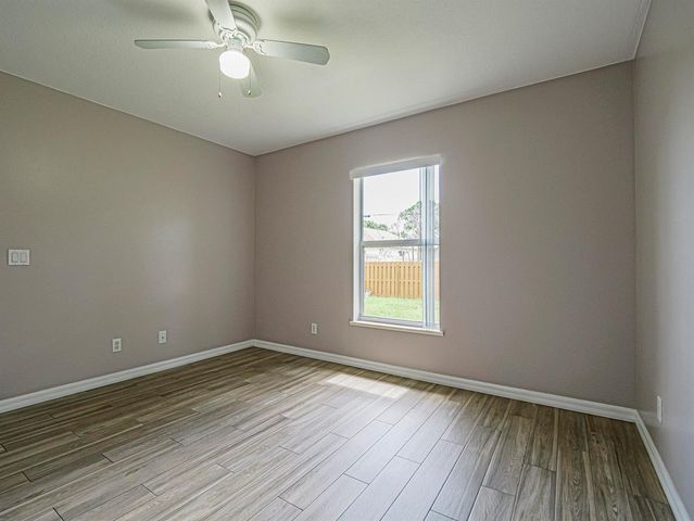 1456 25th Court SW, Vero Beach, FL 32962