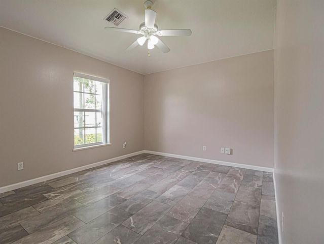 1456 25th Court SW, Vero Beach, FL 32962