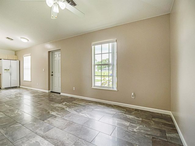 1456 25th Court SW, Vero Beach, FL 32962