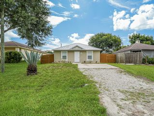 1456 25th Court SW, Vero Beach, FL 32962