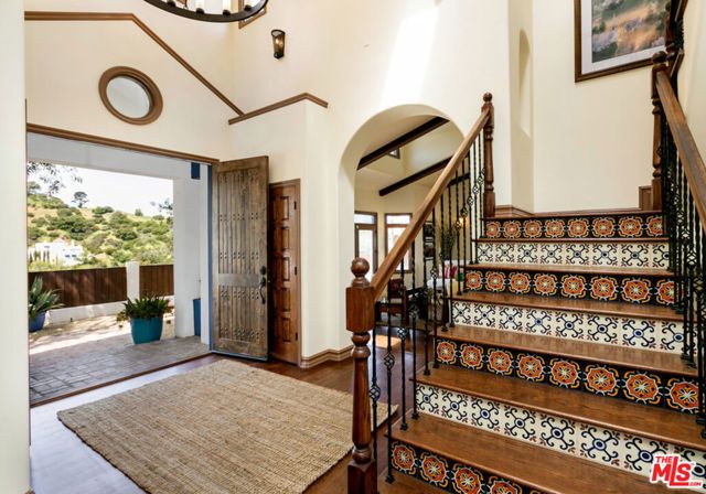 2131 Kew Drive, Los Angeles, CA 90046