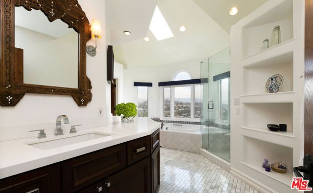 2131 Kew Drive, Los Angeles, CA 90046