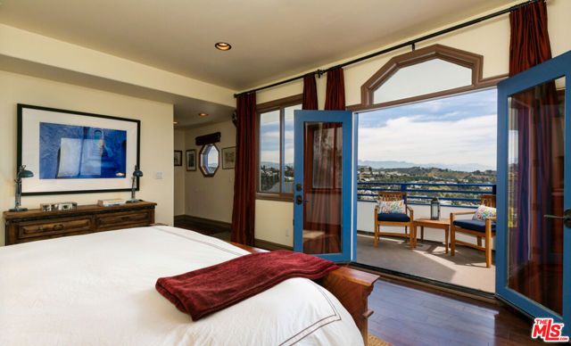 2131 Kew Drive, Los Angeles, CA 90046