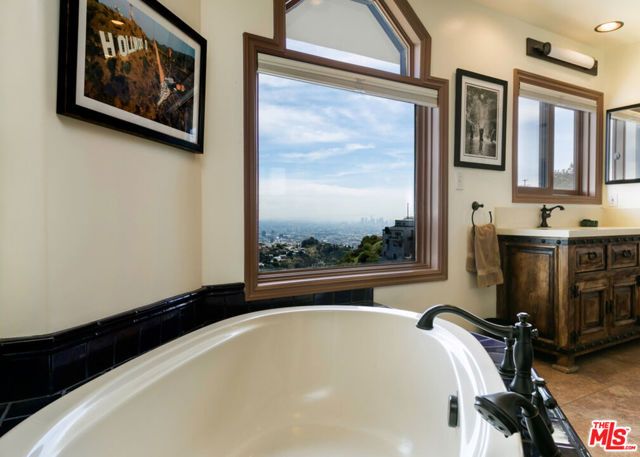 2131 Kew Drive, Los Angeles, CA 90046