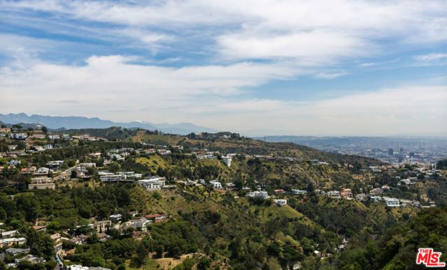2131 Kew Drive, Los Angeles, CA 90046