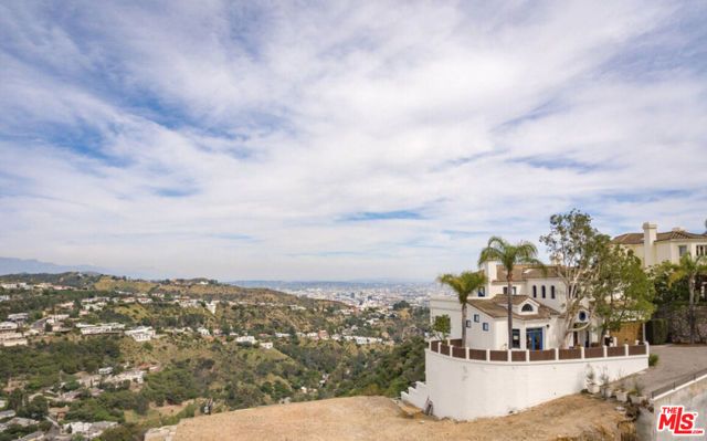 2131 Kew Drive, Los Angeles, CA 90046