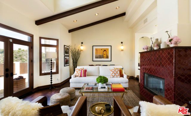 2131 Kew Drive, Los Angeles, CA 90046