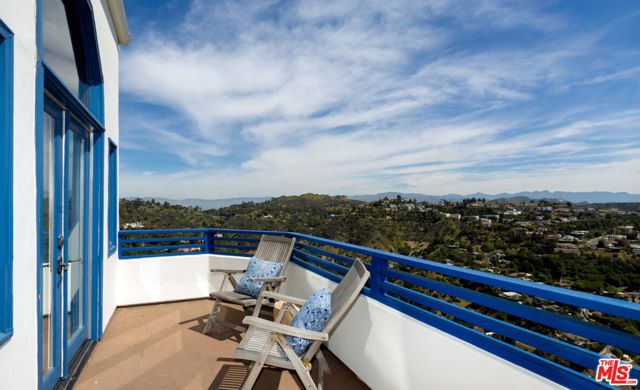 2131 Kew Drive, Los Angeles, CA 90046