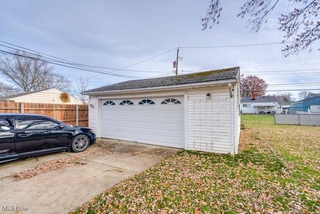 7591 Dawn Haven Drive, Parma, OH 44130