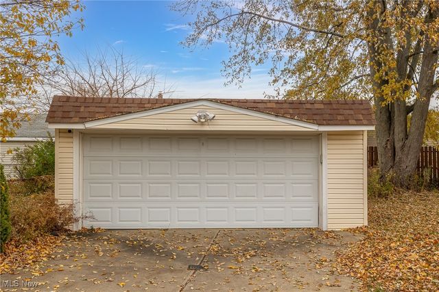 15472 Meigs Boulevard, Brook Park, OH 44142