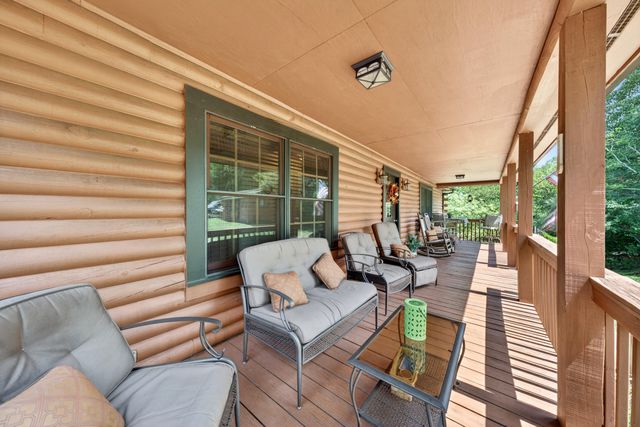 104 Pebble Brook LN, Moneta, VA 24121