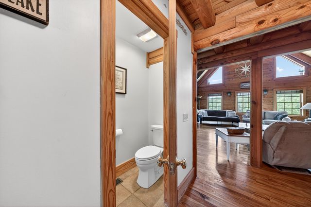 104 Pebble Brook LN, Moneta, VA 24121