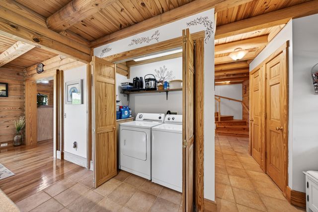 104 Pebble Brook LN, Moneta, VA 24121