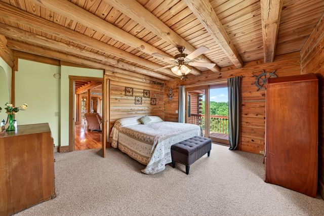 104 Pebble Brook LN, Moneta, VA 24121