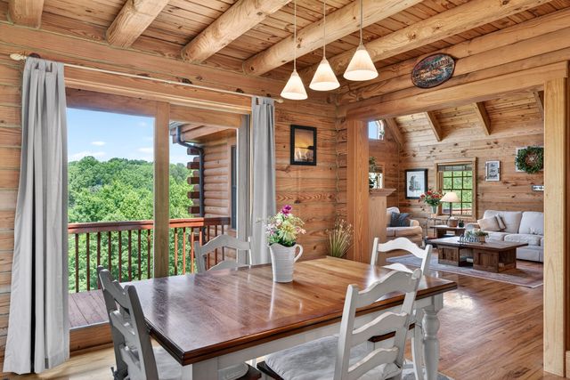 104 Pebble Brook LN, Moneta, VA 24121