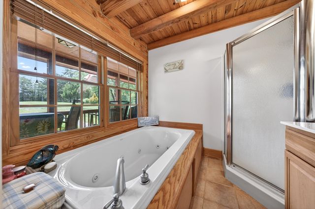 104 Pebble Brook LN, Moneta, VA 24121