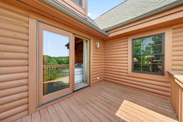 104 Pebble Brook LN, Moneta, VA 24121