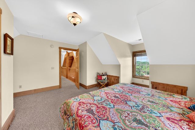 104 Pebble Brook LN, Moneta, VA 24121