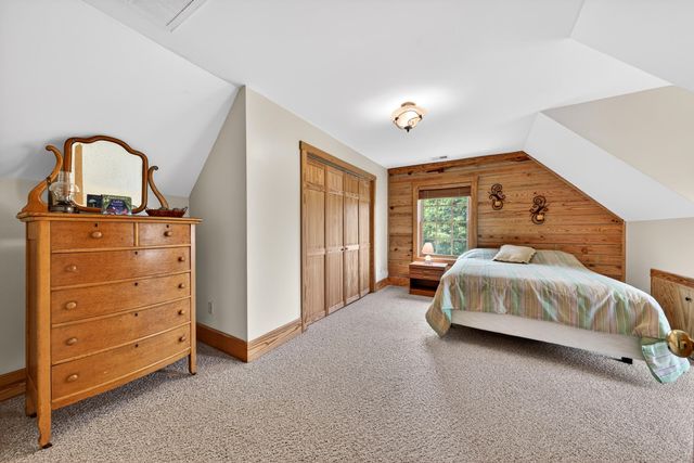 104 Pebble Brook LN, Moneta, VA 24121