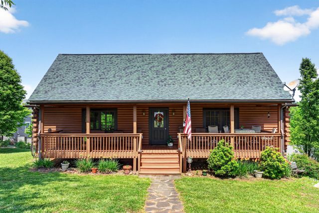 104 Pebble Brook LN, Moneta, VA 24121