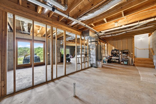 104 Pebble Brook LN, Moneta, VA 24121