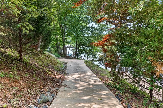 104 Pebble Brook LN, Moneta, VA 24121