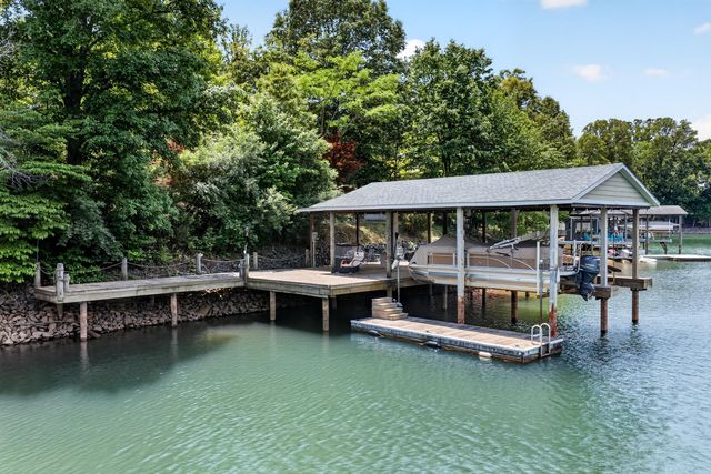 104 Pebble Brook LN, Moneta, VA 24121