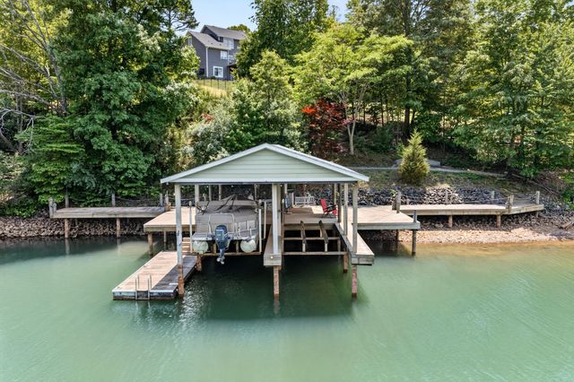 104 Pebble Brook LN, Moneta, VA 24121