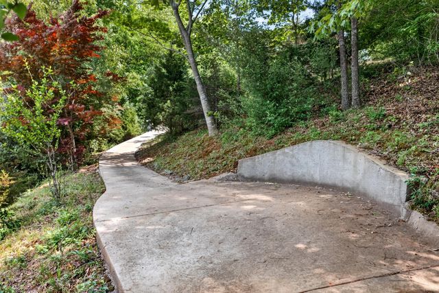 104 Pebble Brook LN, Moneta, VA 24121