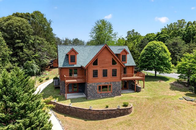 104 Pebble Brook LN, Moneta, VA 24121