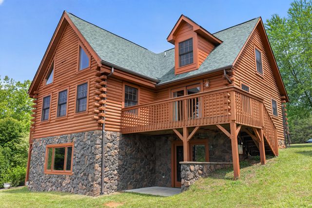 104 Pebble Brook LN, Moneta, VA 24121