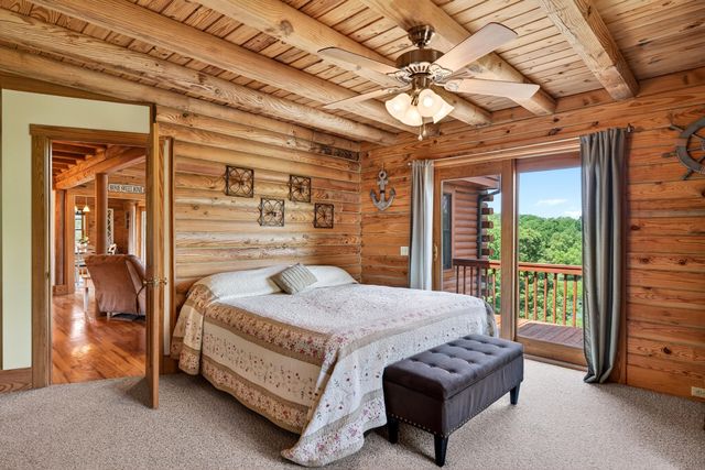104 Pebble Brook LN, Moneta, VA 24121