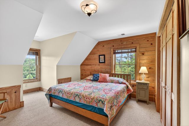 104 Pebble Brook LN, Moneta, VA 24121