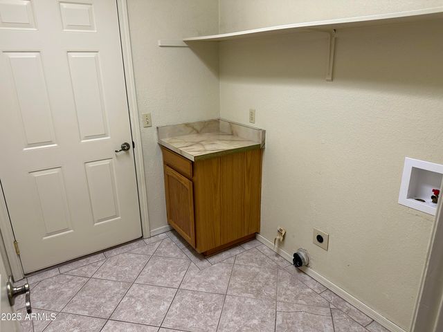 2413 S PLAYER Avenue, Sierra Vista, AZ 85650