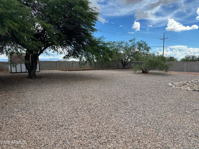 2413 S PLAYER Avenue, Sierra Vista, AZ 85650