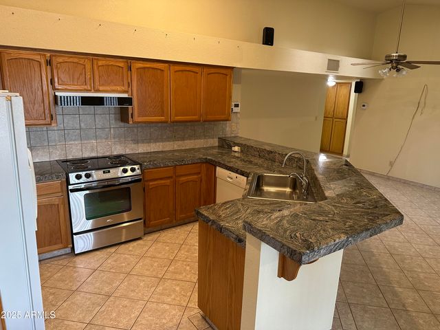 2413 S PLAYER Avenue, Sierra Vista, AZ 85650