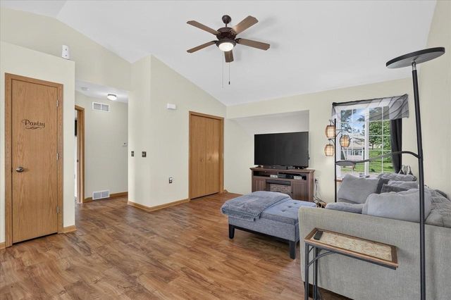 1201 Winston Drive, Edgerton, WI 53534