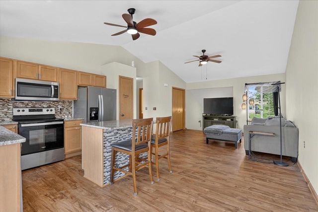 1201 Winston Drive, Edgerton, WI 53534