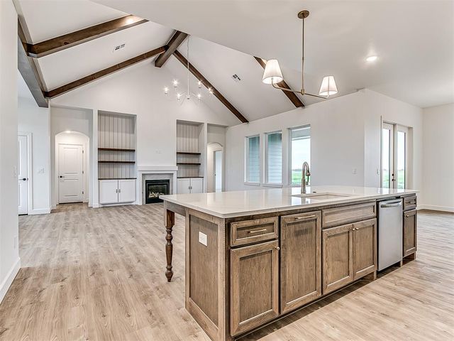 2692 S May Avenue, Guthrie, OK 73044