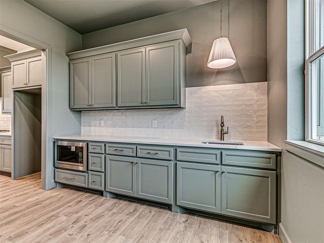 2692 S May Avenue, Guthrie, OK 73044