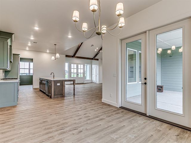2692 S May Avenue, Guthrie, OK 73044
