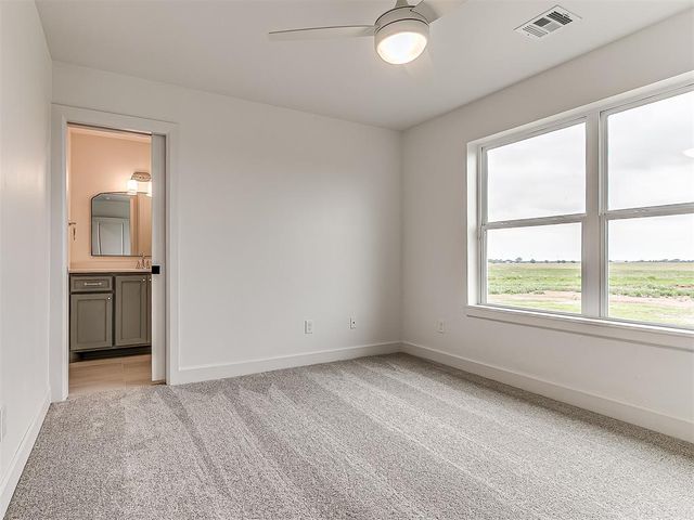 2692 S May Avenue, Guthrie, OK 73044