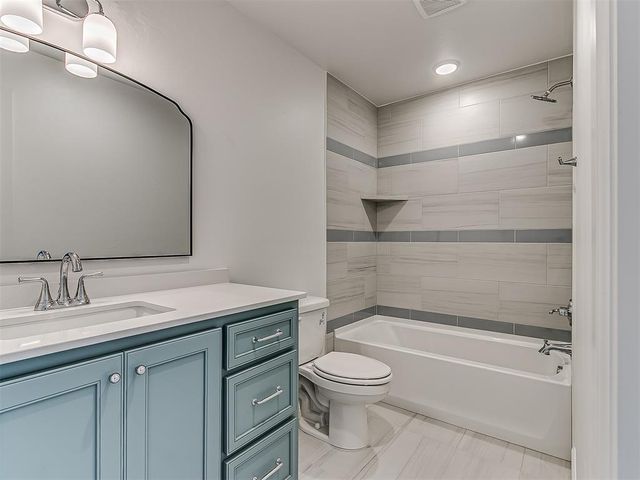 2692 S May Avenue, Guthrie, OK 73044