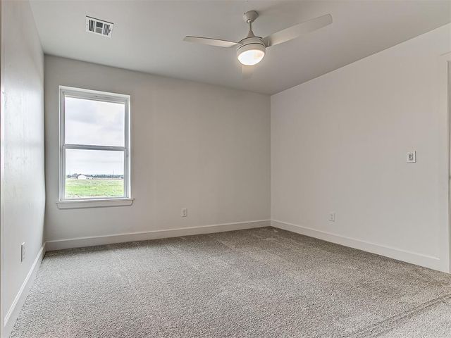 2692 S May Avenue, Guthrie, OK 73044