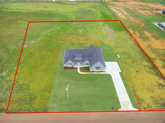 2692 S May Avenue, Guthrie, OK 73044