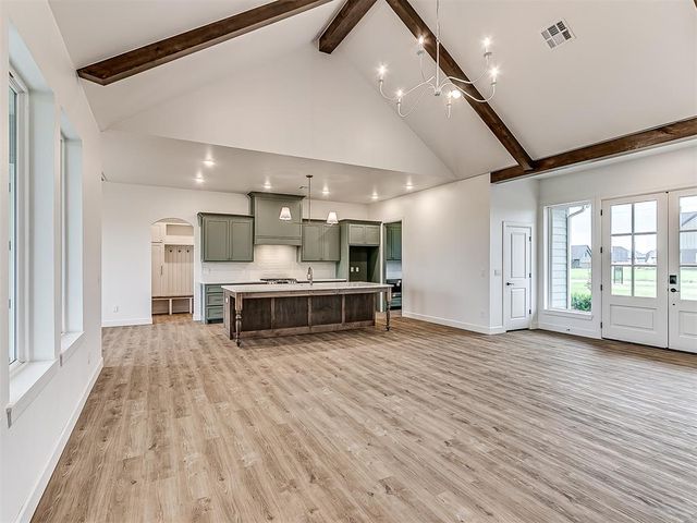 2692 S May Avenue, Guthrie, OK 73044